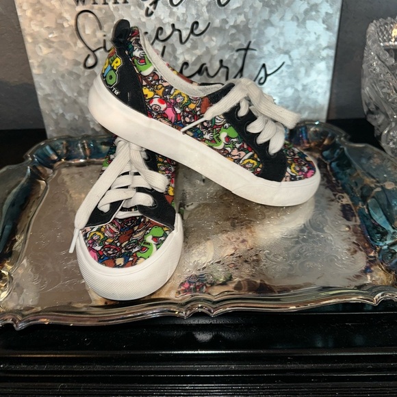 Size 13 Boys Supermario shoes Gently Used - Picture 4 of 7